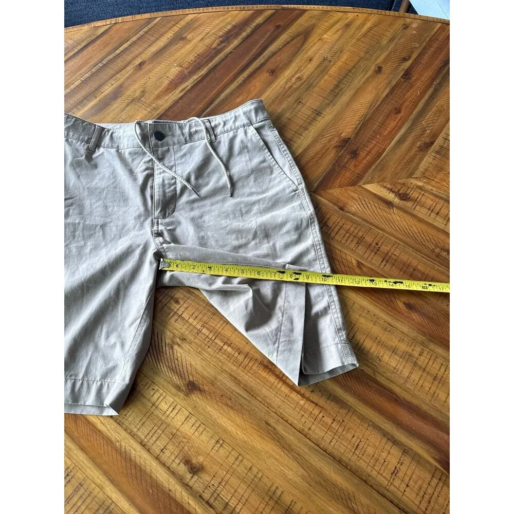 Faherty All Day Shorts Men’s 31 Khaki 9 Inch Stretch